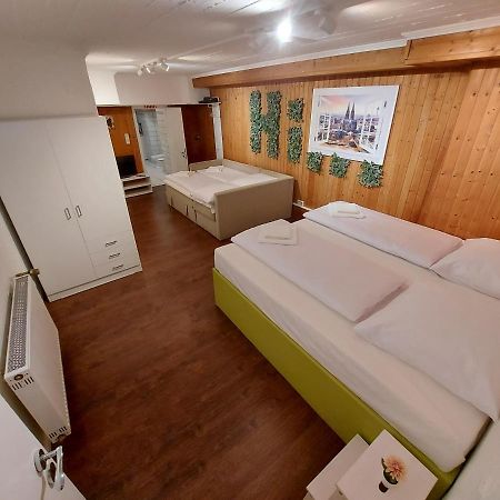 Basement Apartment Colonia Esterno foto